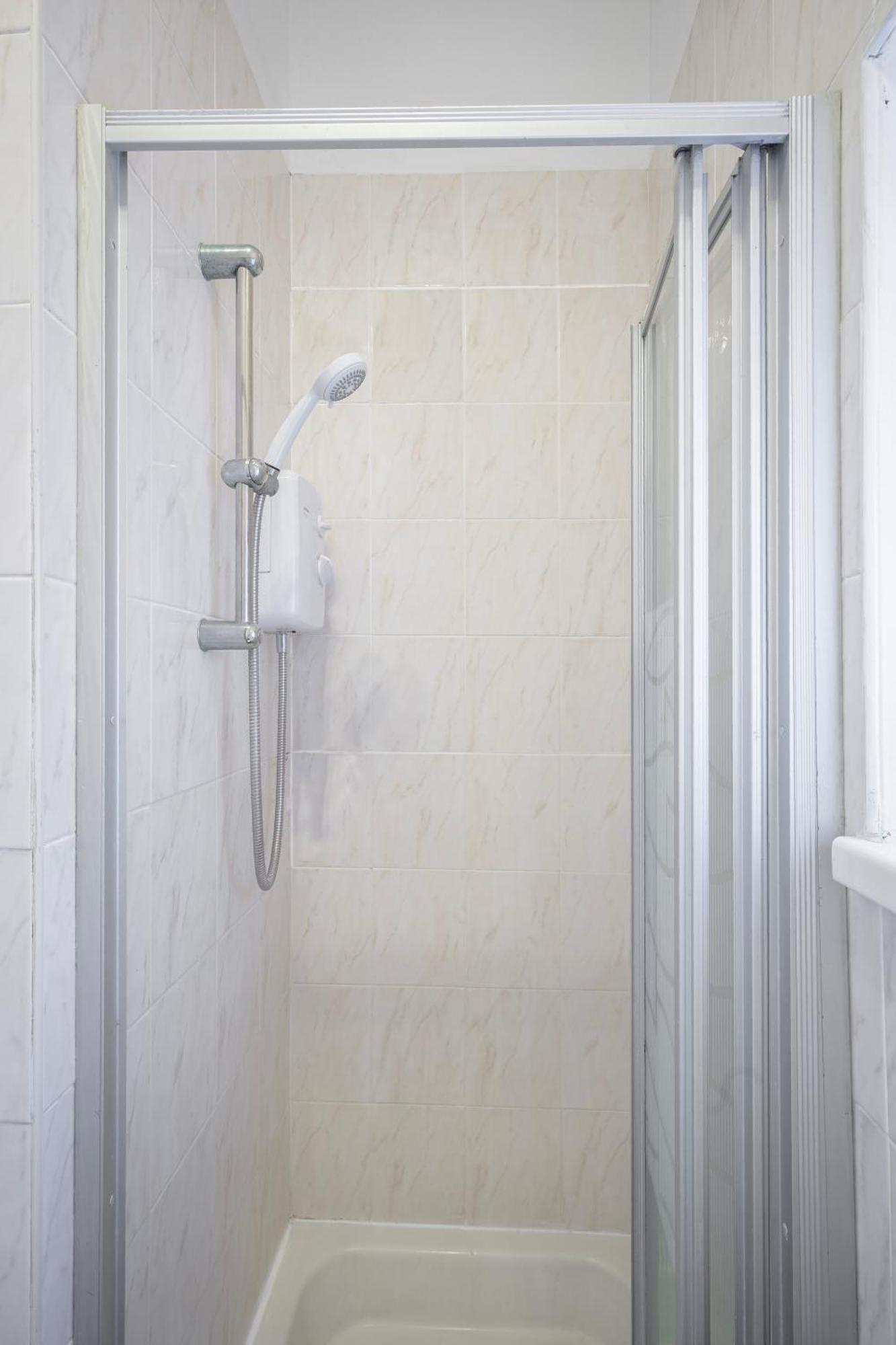 Barton Beachside - Stylish Studio Apartment, Double & Single - Central Beach & Promenade Location - Over 21'S, Family Friendly Only, Id Required Blackpool Luaran gambar